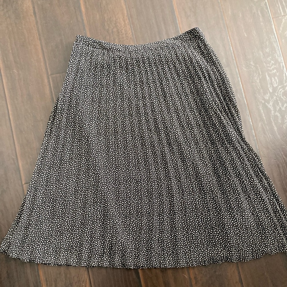 Frank & Oak pleated floral skirt